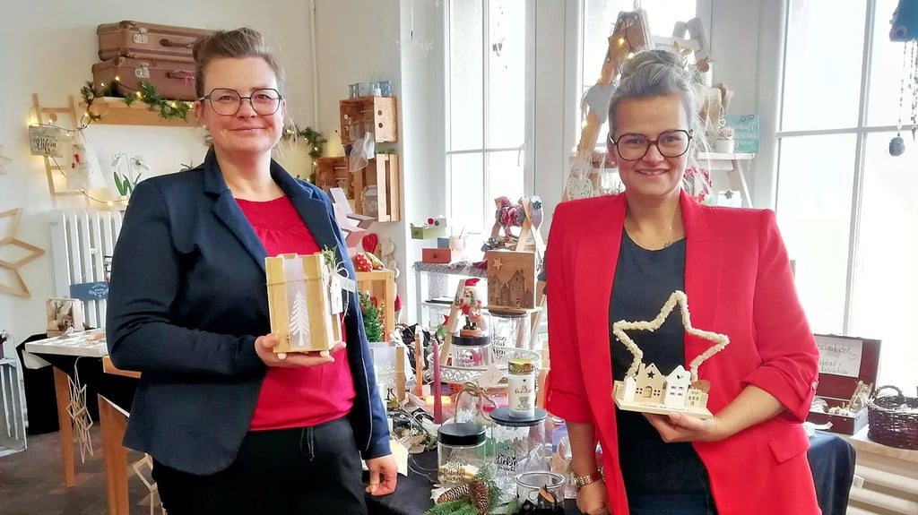 Marlen Körner (rechts) und Alexandra Thöle haben ihr Bastelstübchen im Hyzet-Klubhaus etabliert.  