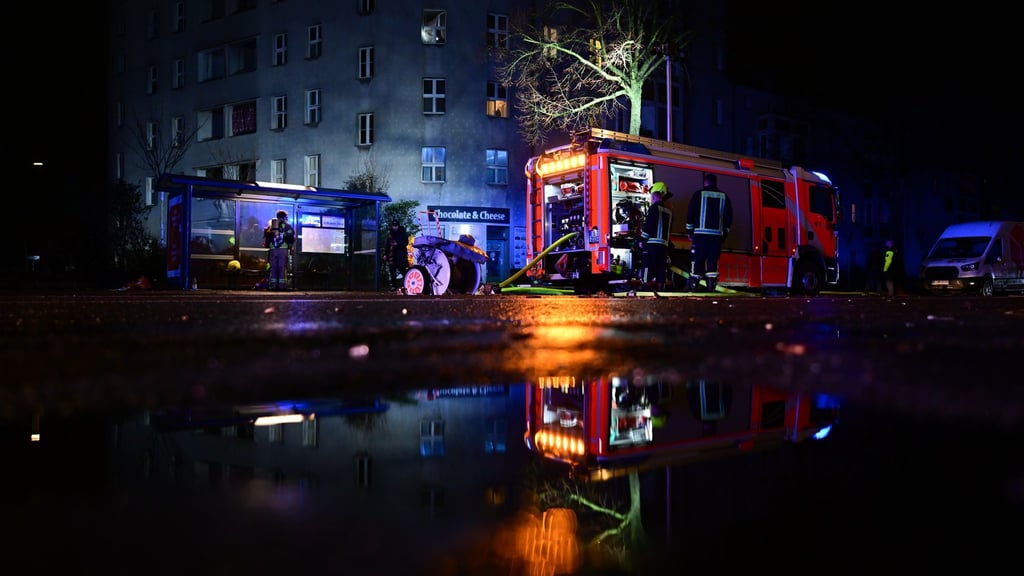Die Berliner Feuerwehr musste in der Silvesternacht 1.830 Einsätze leisten.