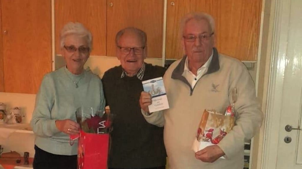Karl-Heinz Koszior mit seiner 'Partnerin Heidi Hinze aus Genthin bei Täve Schur in Hyrothsberge.
