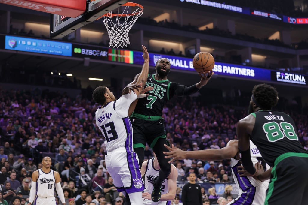 Die Sacramento Kings und die Boston Celtics lieferten sich ein enges NBA-Duell.