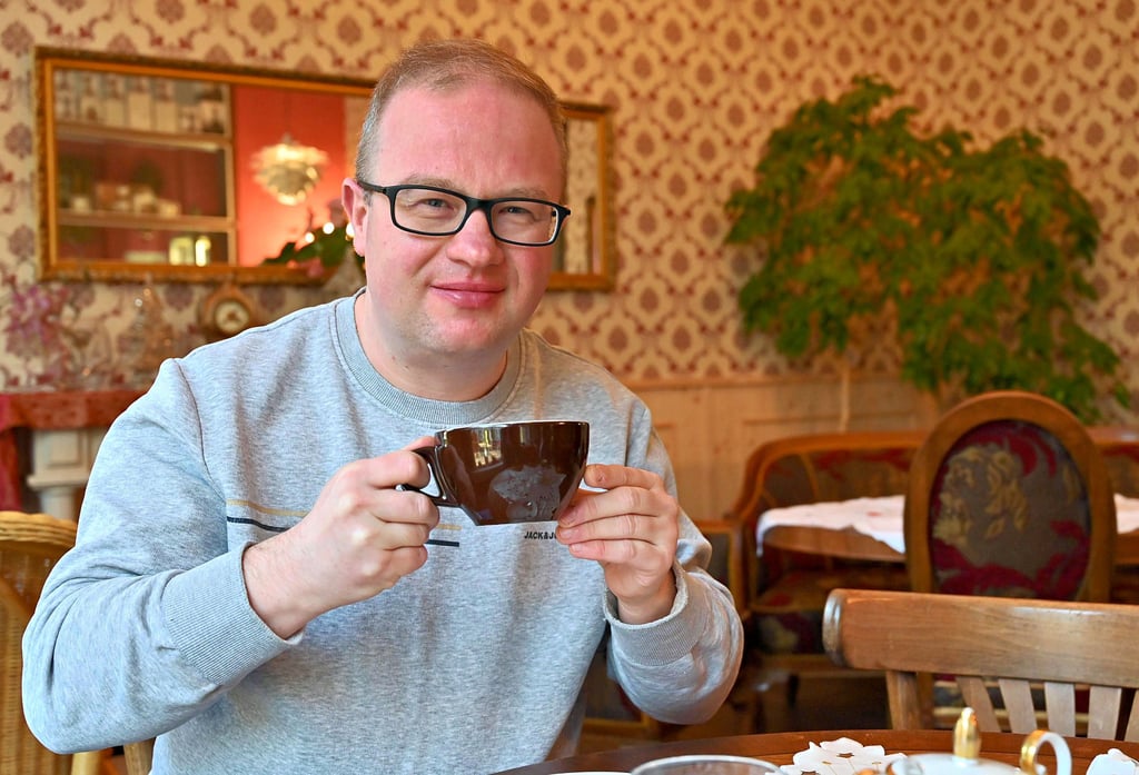 Future!-Stadtrat Stephan Bublitz ist gern im Cafe Seposita in seinem Heimat-Stadtteil Stadtfeld-Ost zu Gast.