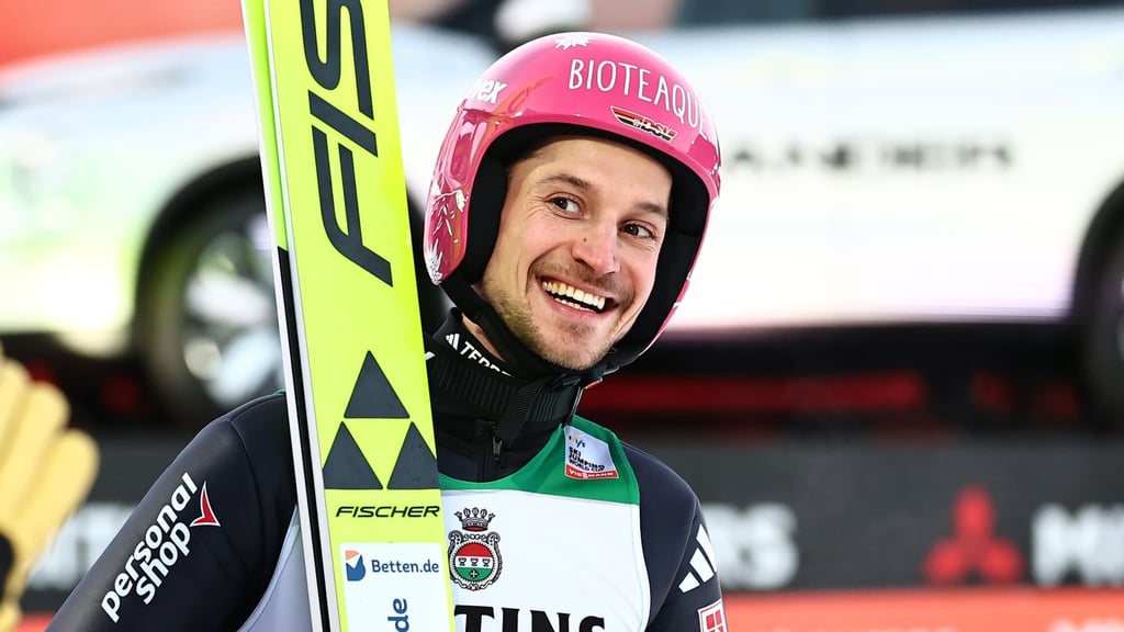 Felix Hoffmann ist bei der Vierschanzentournee der beste deutsche Skispringer.