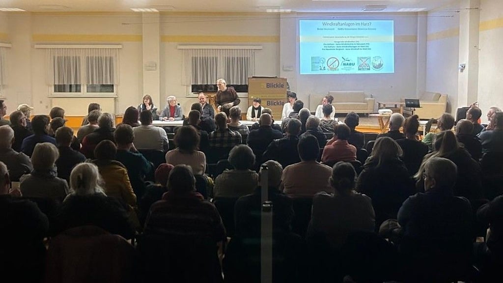 Großes Interesse gab es für die Informationsveranstaltung der „Bürgerinitiative Südharzer Hochebene Windkraftfrei“. 