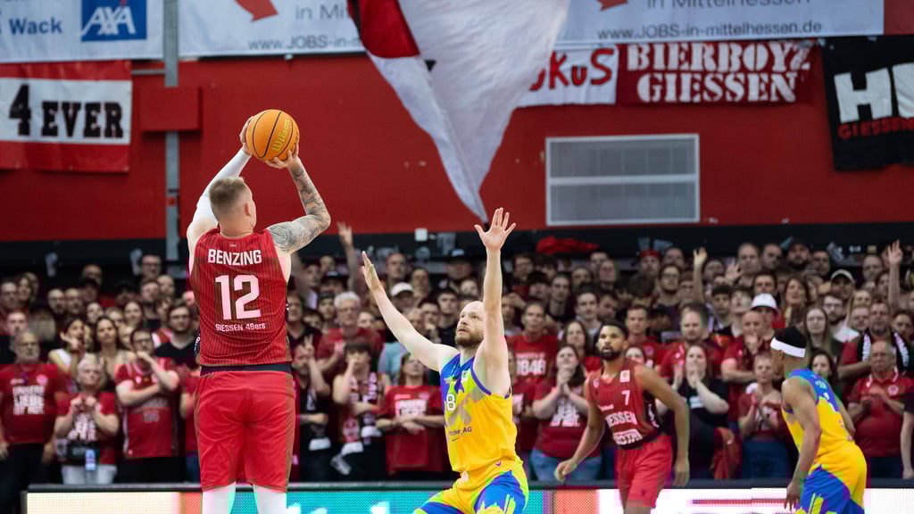 Robin Benzing lässt seine Karriere an einem traditionsreichen und stimmungsvollen Standort in der zweiten Liga ausklingen.