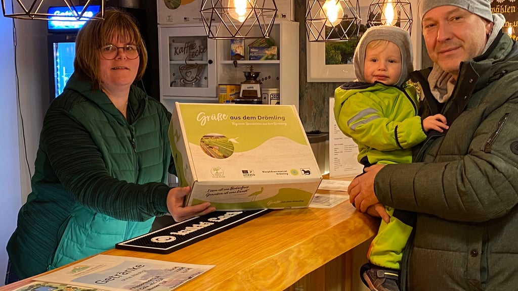 Die letzten Drömlingsboxen des Jahres gibt Nicole Albrecht am Tag des Adventsnachmittags raus. Im kommenden Jahr geht es dann mit neuen Boxen weiter.