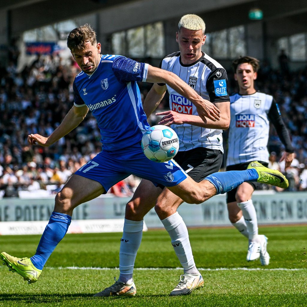 1. FC Magdeburg und SSV Ulm kennen sich noch aus Duellen in der 2. Bundesliga. Das Testspiel der beiden Clubs in Side zeigen wir im Livestream.