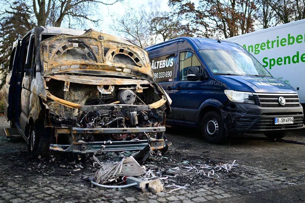 Bereits in der Nacht zum vergangenen Sonntag brannte ein Kältebus der Berliner Stadtmission komplett aus. (Archivfoto)