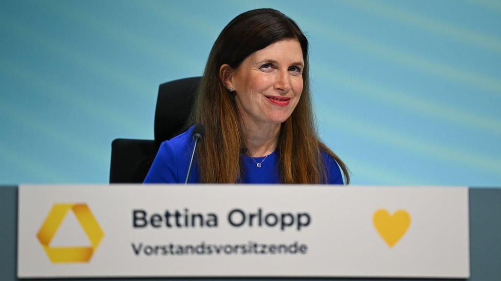 Commerzbank-Chefin Bettina Orlopp ist eine von nur vier Frauen an der Spitze eines Dax-Konzerns. (Archivbild)
