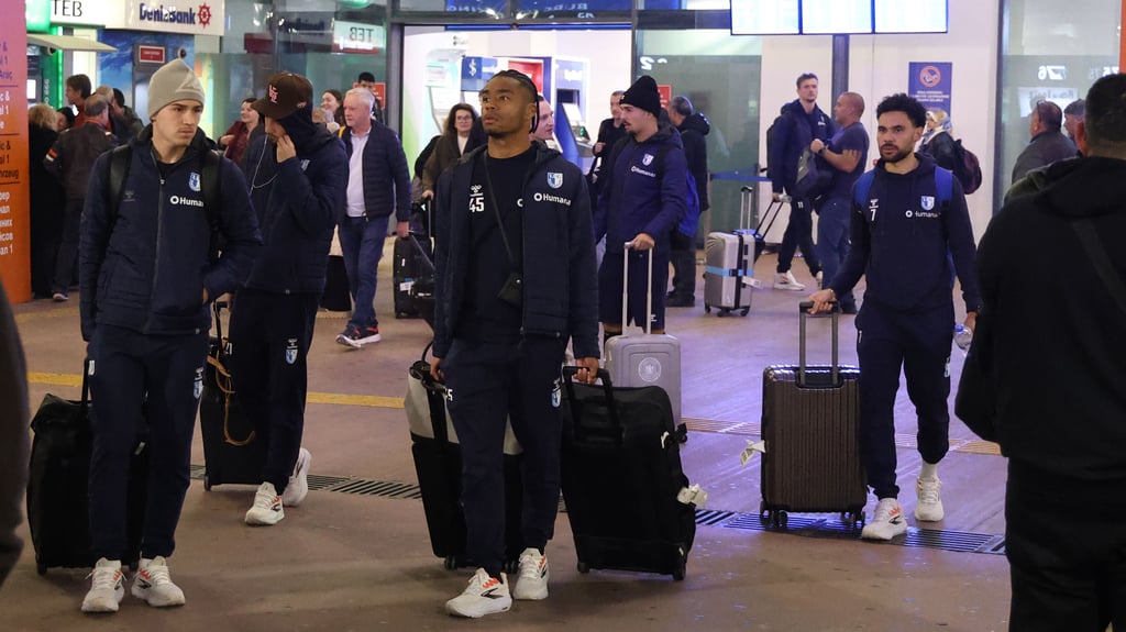 Bekommt in Side nochmal eine Chance: Angreifer Ado Onaiwu (Mitte).