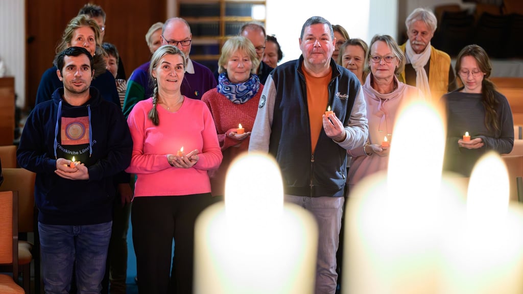 Die Meditationsabende in der Lüneburger Kreuzkirche ziehen immer mehr Menschen an. (Archivbild)