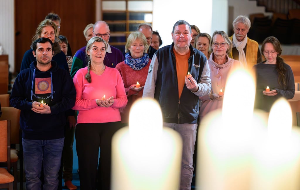 Die Meditationsabende in der Lüneburger Kreuzkirche ziehen immer mehr Menschen an. (Archivbild)