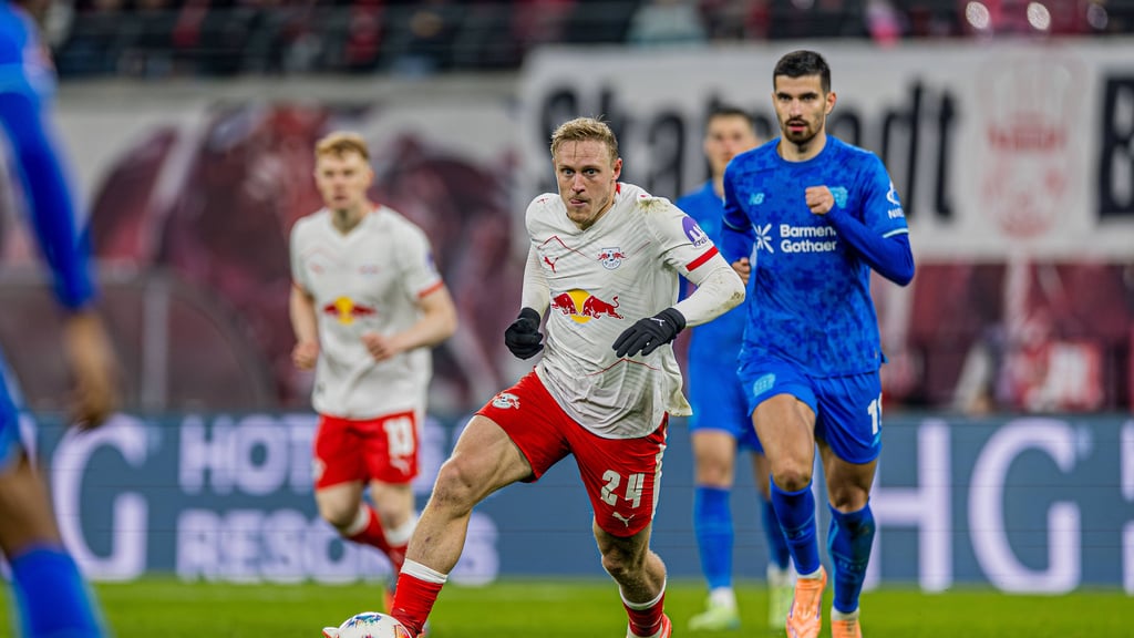 Xaver Schlager im Bundesligaspiel gegen Bayer Leverkusen.