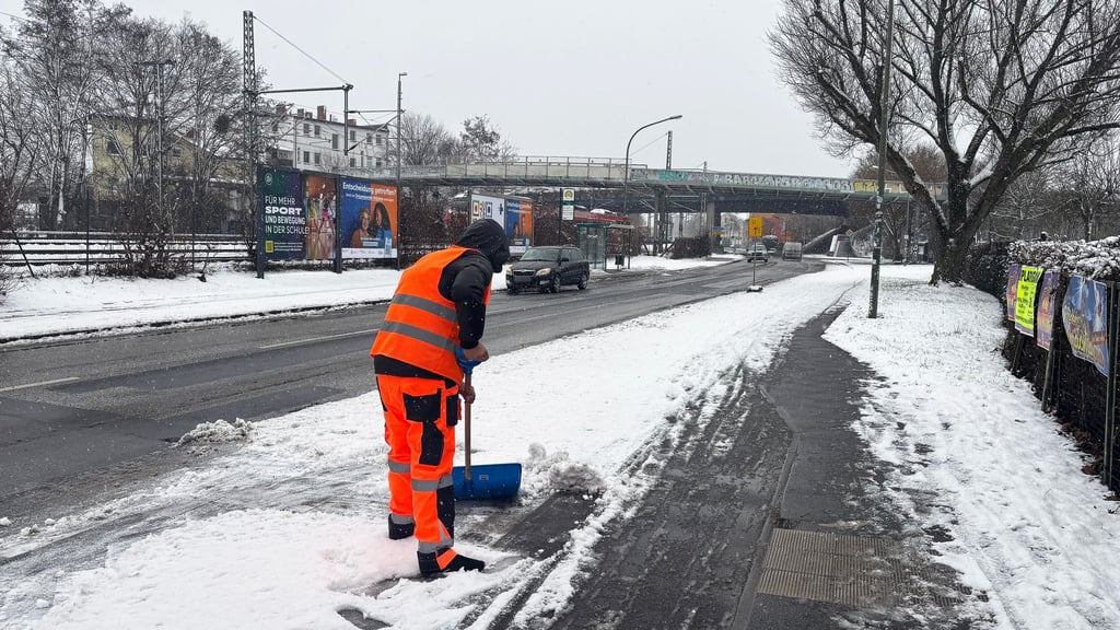 In Berlin und Brandenburg werden mehrere Zentimeter neuer Schnee erwartet.