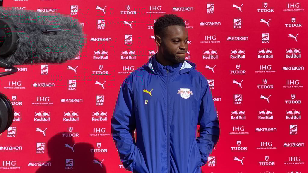 Ridle Baku bei einer Medienrunde im RB-Trainingslager in Almanci, Portugal.