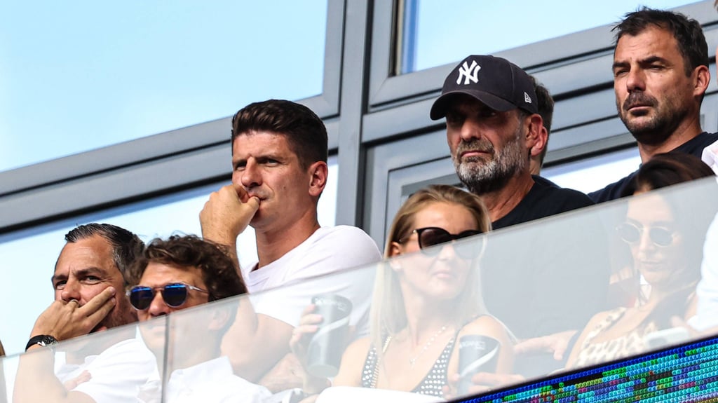 RB-Elefantenrunde mit Marcel Schäfer, Mario Gomez, Jürgen Klopp un Zsolt Löw (v.l.).