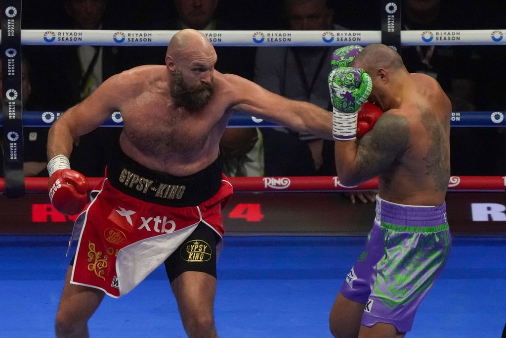 Will wieder boxen: Der ehemalige Schwergewichts-Weltmeister Tyson Fury (l). (Archivbild)