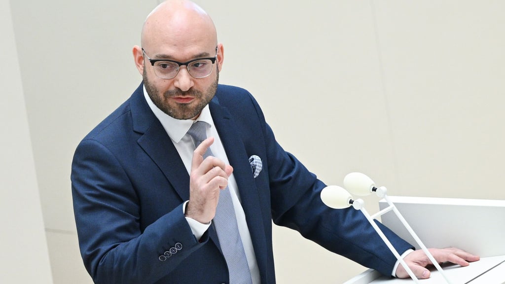 Brandenburgs Innenminister René Wilke (SPD) will die Möglichkeiten der Polizei bei der Fahndung deutlich ausweiten. (Archivbild)