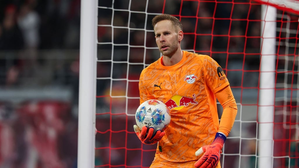 Torhüter Peter Gulacsi verpasst das Mannschaftstraining in Almancil. (Archivbild)