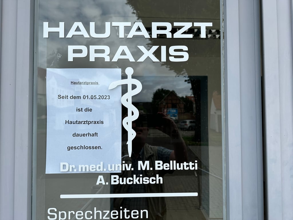 Mit der Schließung der Hauarztpraxis von Dr. Bellutti im Jahr 2023 gibt es nur noch eine Praxis in Burg und dem gesamten Landkreis.