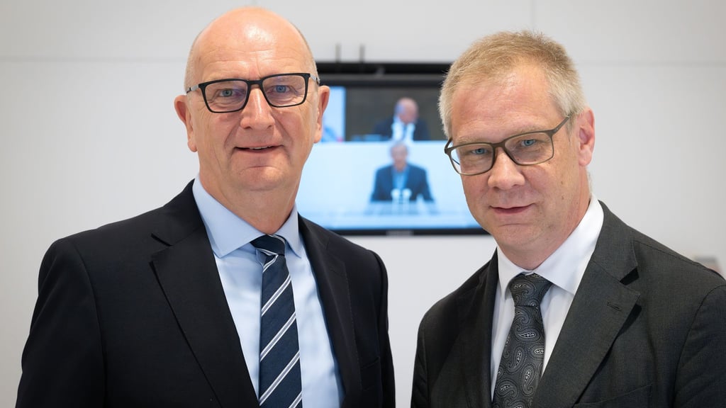 Brandenburgs Ministerpräsident Dietmar Woidke (SPD) äußert sich zum mutmaßlichen Brandanschlag auf das Grundstück des Antisemitismusbeauftragten Andreas Büttner (Archivbild).