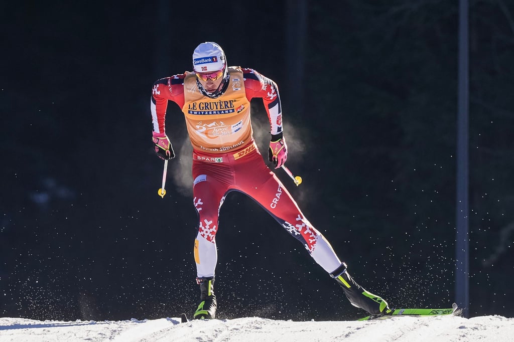 Der Norweger Johannes Hoesflot Klaebo hat die Tour de Ski gewonnen.