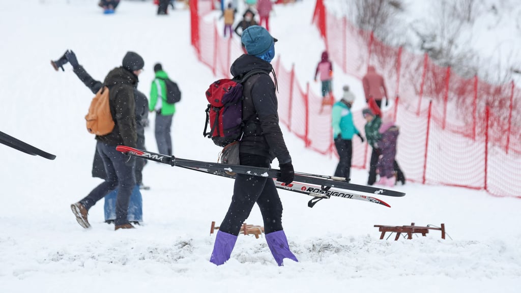 Das Winterwetter sorgt für Betrieb auf den Skipisten im Harz.