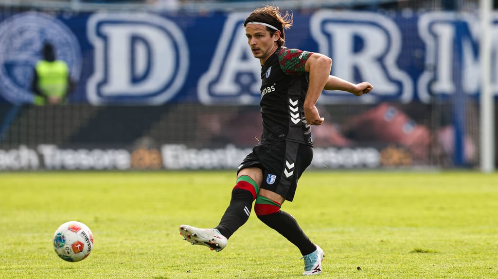 Jean Hugonet mischt nach überstandener Knieverletzung im Trainingslager der 1. FC Magdeburg wieder voll mit.