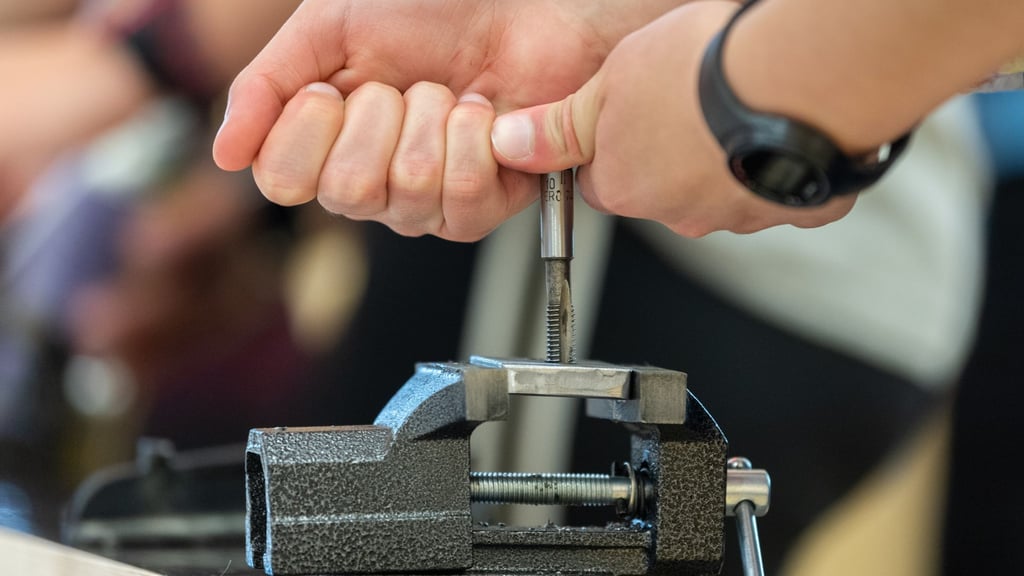 Eine Lehre im Handwerk ist bei jungen Menschen in Ostsachsen wieder stärker gefragt. (Symbolbild)