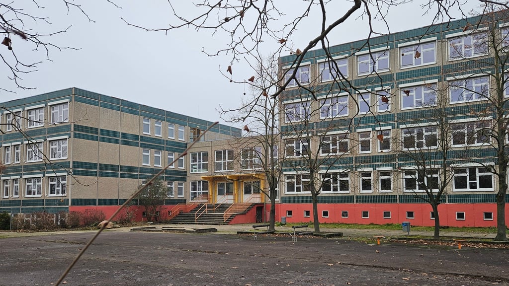 In diesem Schulkomplex soll die Förderschule „Hand in Hand“ eine neue Heimat finden.