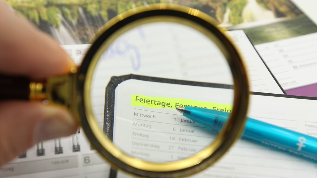 Viele Menschen nutzen die Feiertage, um Zeit mit Freunden oder der Familie zu verbringen.