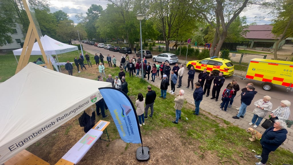 Im Frühjahr 2025 wurde das Bauschild für den Neubau des Notfallzentrums im Sangerhäuser Stadtteil Südwest enthüllt.