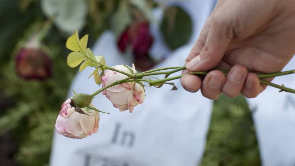 Wird die Ehe in Kenntnis einer bereits lebensbedrohlichen Erkrankung geschlossen, kann die gesetzliche Vermutung einer Versorgungsehe nur in seltenen Ausnahmefällen widerlegt werden.