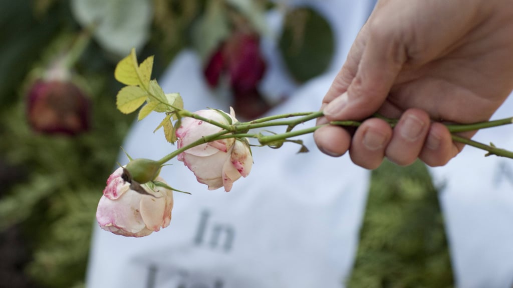 Wird die Ehe in Kenntnis einer bereits lebensbedrohlichen Erkrankung geschlossen, kann die gesetzliche Vermutung einer Versorgungsehe nur in seltenen Ausnahmefällen widerlegt werden.
