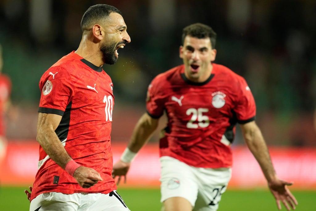 Ägyptens Mohamed Salah (l) erwischte nicht seinen besten Tag - traf aber trotzdem.