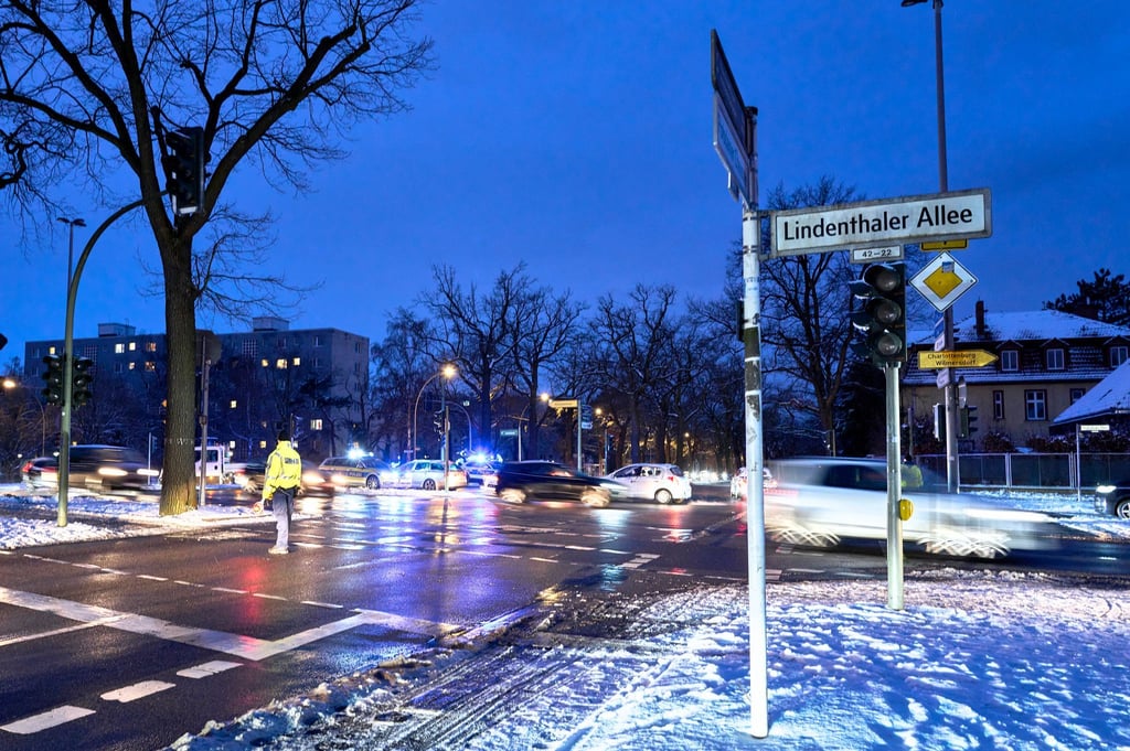 Noch bis spätestens Donnerstag wird es brauchen, bis der Strom im Südwesten der Hauptstadt überall wieder hergestellt ist.
