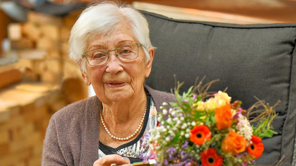 Ursula Langer aus Bad Dürrenberg ist 100 Jahre alt geworden.