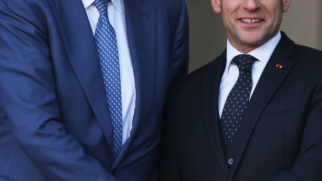 Lange hat Merz gezögert, jetzt sagt er eine militärische Beteiligung an der Absicherung eines Waffenstillstands in der Ukraine zu.