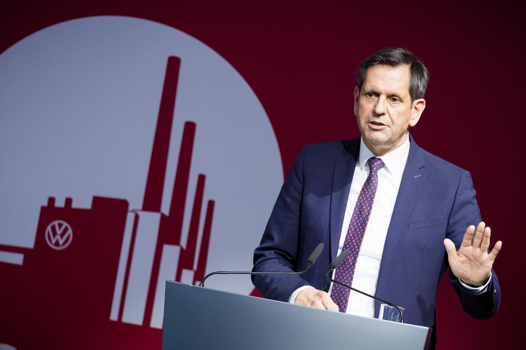 Niedersachsen hält 20 Prozent der Stimmrechte im VW-Konzern. Ministerpräsident Lies sitzt für das Land im Aufsichtsrat. (Archivbild)