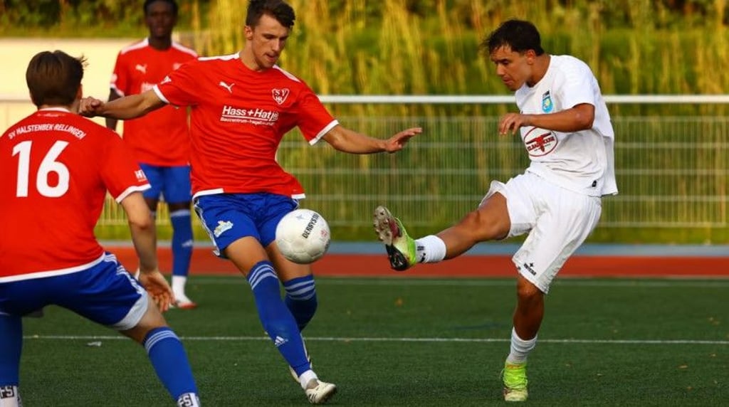 Olgherto Balliu (r.) spielt derzeit in der Oberliga Hamburg.