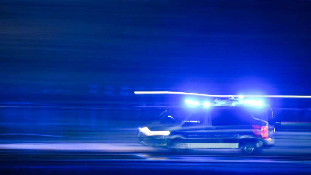 Die Polizei in Berlin verstärkt ihre Kräfte im Gebiet des Stromausfalls.