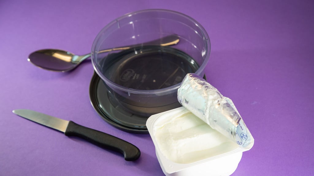 Kommt der Quark dank eines Messers leichter aus der Packung?