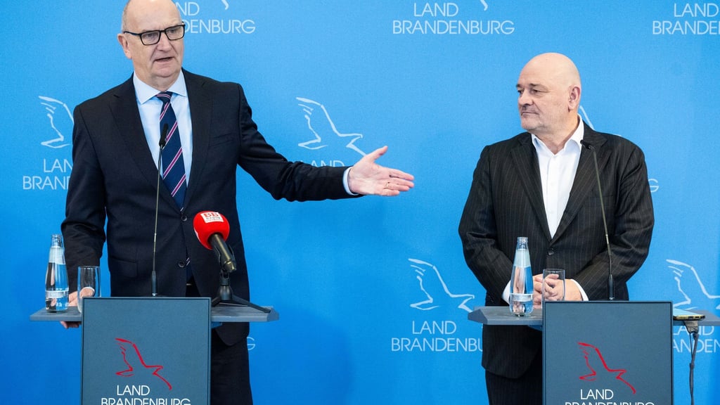 Brandenburgs Ministerpräsident Dietmar Woidke (SPD) und Finanzminister Robert Crumbach haben gemeinsam die SPD/BSW-Koalition auf den Weg gebracht, die nun am Ende ist.