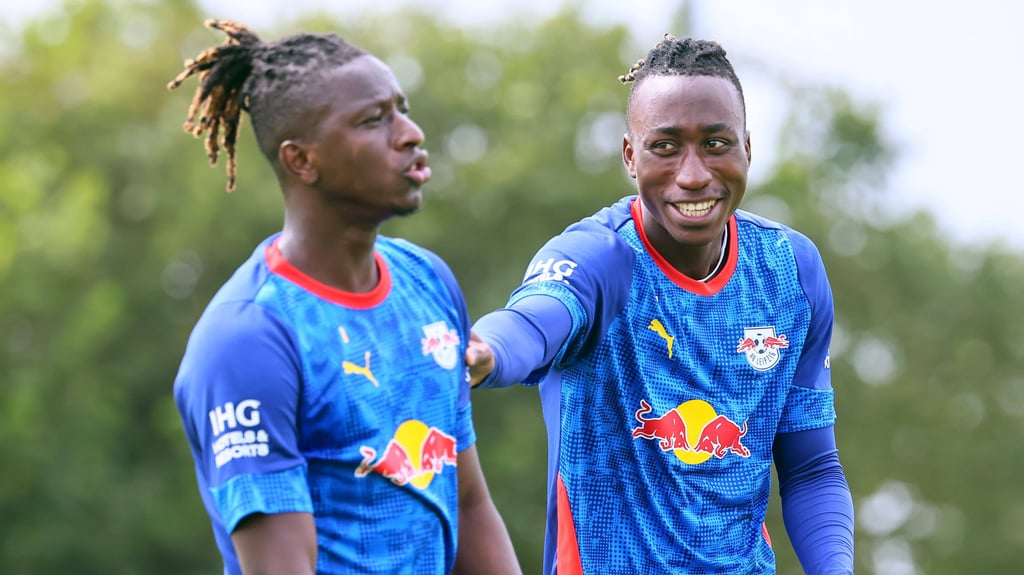 Ex-Teamkollegen Amadou Haidara (l.) und Yan Diomande.