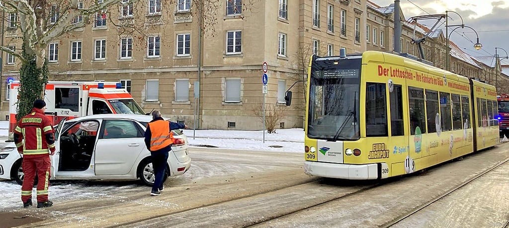 Der Citroen an der Unfallstelle. 
