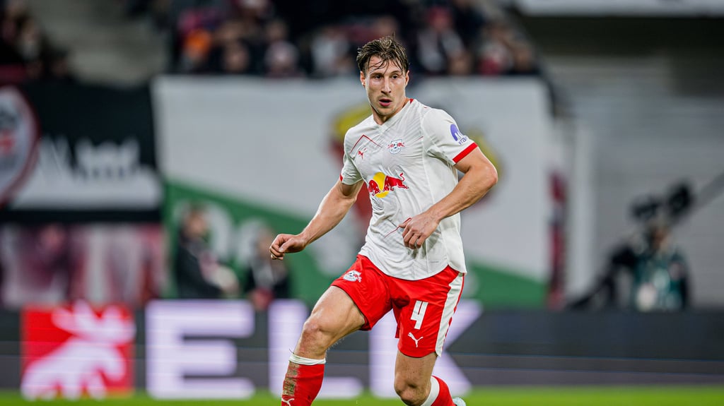 Willi Orban für RB am Ball.