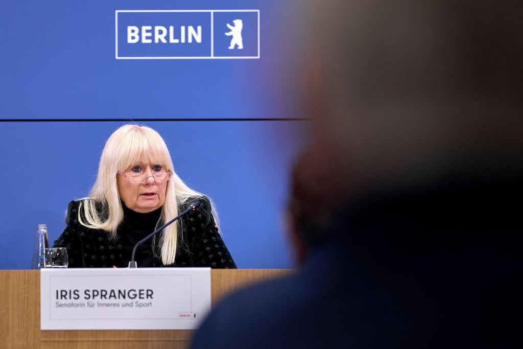 „Mein ausdrücklicher Dank gilt allen, die seit Beginn des Stromausfalls mit großem Einsatz und hoher Professionalität arbeiten“, sagte die Innensenatorin Iris Spranger.