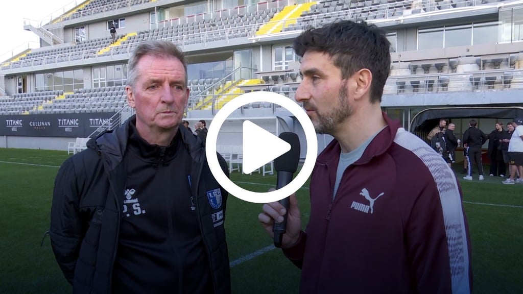 Laurin Ulrich für den 1. FC Magdeburg am Ball im Testspiel gegen den FC Winterthur in Antalya.