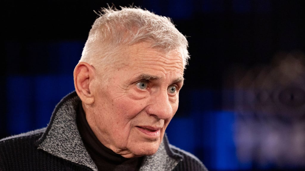 Sie arbeiten an geheimen Plänen für 2026: Nach einer schweren Zeit gibt es vorsichtige Zuversicht bei Heinz Hoenig und seiner Frau Annika Kärsten-Hoenig.