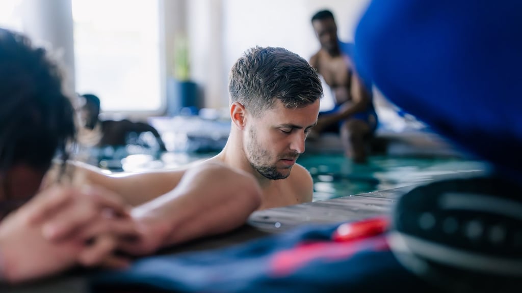 Meditation im Wasser: Christoph Baumgartner.
