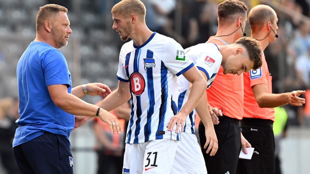 Marton (M) ist noch in Berlin, Pal Dardai (l) arbeitet inzwischen in Ungarn. (Archivbild)